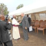 Inauguration du centre de santé mgr léonard à kinkole