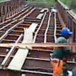 Construction métallique du lit du pont