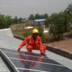 Installation des panneaux solaires au centre hospitalier monseigneur léonard à kinkole