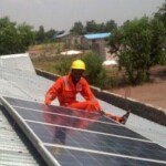 Installation des panneaux solaires au centre hospitalier monseigneur léonard à kinkole