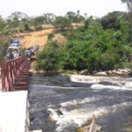 Bénédiction du pont de La lutshima par Mgr. Bodika
