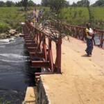 Bénédiction du pont de La lutshima par Mgr. Bodika