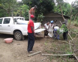 Transport du matériel de construction de l'école primaire Transport du matériel de construction de l'école primaire