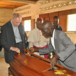 Fabrication Des Bancs Et Cercueils