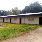 Travaux de construction de l'ecole primaire a Kimbulu