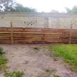 Matériel de construction de l'école primaire à Kimbulu (suite)