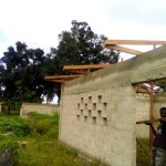 Travaux de construction de l'ecole primaire a Kimbulu