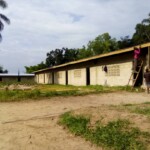 Travaux de construction de l'ecole primaire a Kimbulu