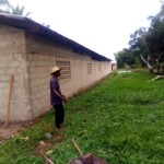 Travaux de construction de l'ecole primaire a Kimbulu