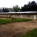 Travaux de construction de l'ecole primaire a Kimbulu