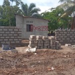 Construction de mur de la clôture de la concession du cpfo à kinkole