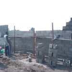 Construction de mur de la clôture de la concession du cpfo à kinkole