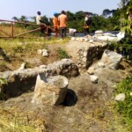 Construction du mur au pont de la Lutshima pour protéger le pont contre les inondations