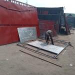 Fabrication des portes métalliques et placement de ces portes