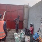 Fabrication des portes métalliques et placement de ces portes